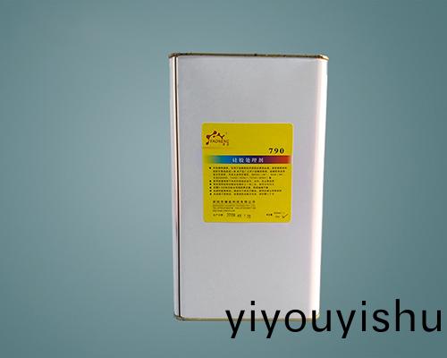 792 通用型硅(gui)橡膠處理劑 